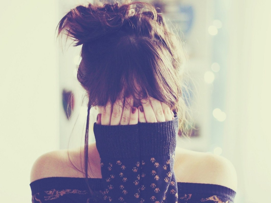 3529995-hide-wallpapers